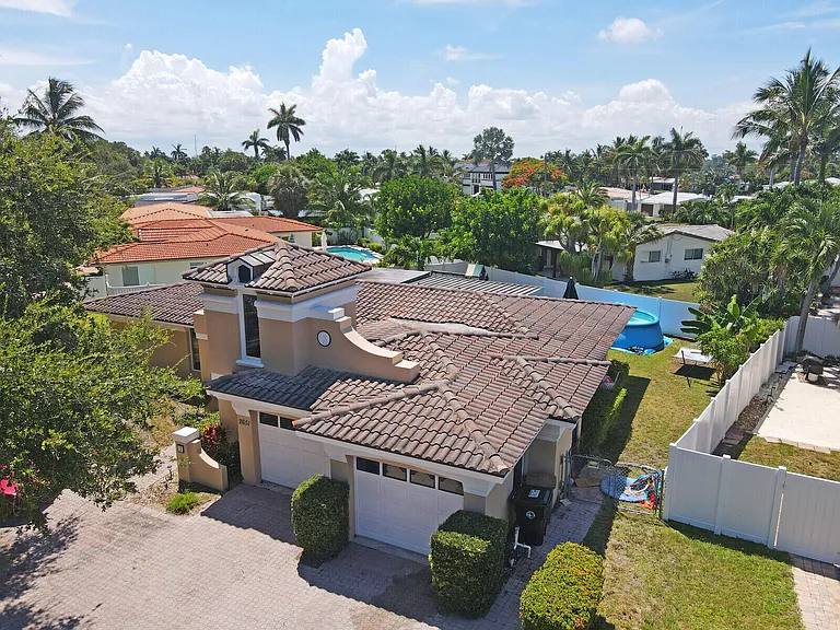 2651 NE 49th Street Lighthouse Point (2)